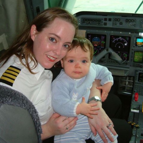 ✈️Meet your Posh Ambassador, Robin!✈️ - Picture 5 of 12